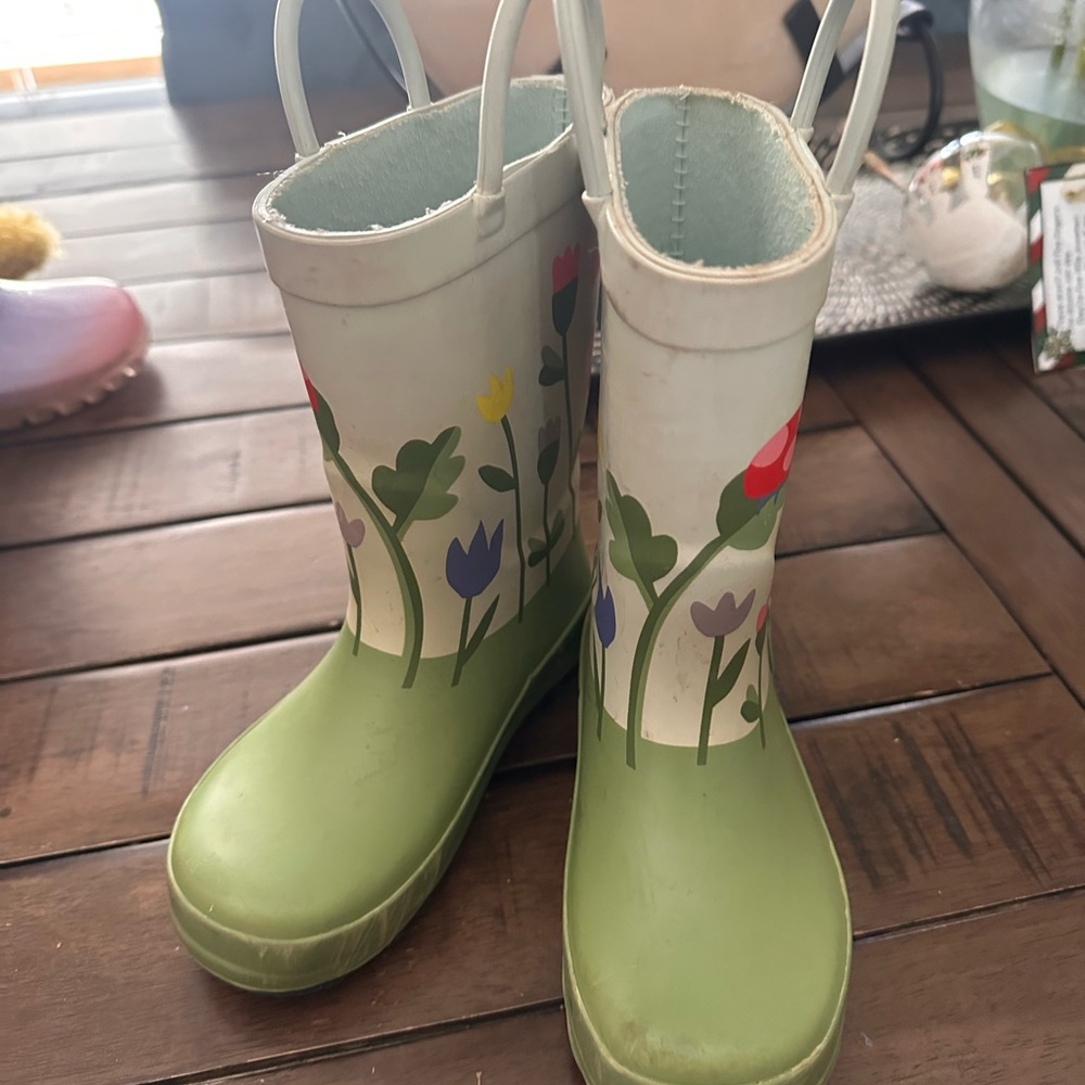 Kids Green Floral Rain Boots with Bugs - Picture 6 of 6